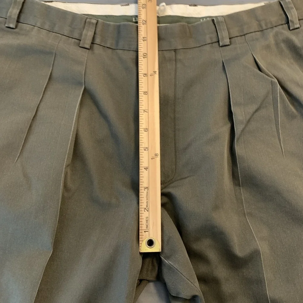L.L. Bean‎ Pants Mens 37x29 Green Classic Fit Pleated Chino Straight Leg Casual